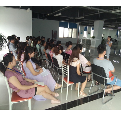 第一頁實(shí)惠網(wǎng)部門新老員工交流會(huì)暨年中總結(jié)大會(huì)成功舉辦